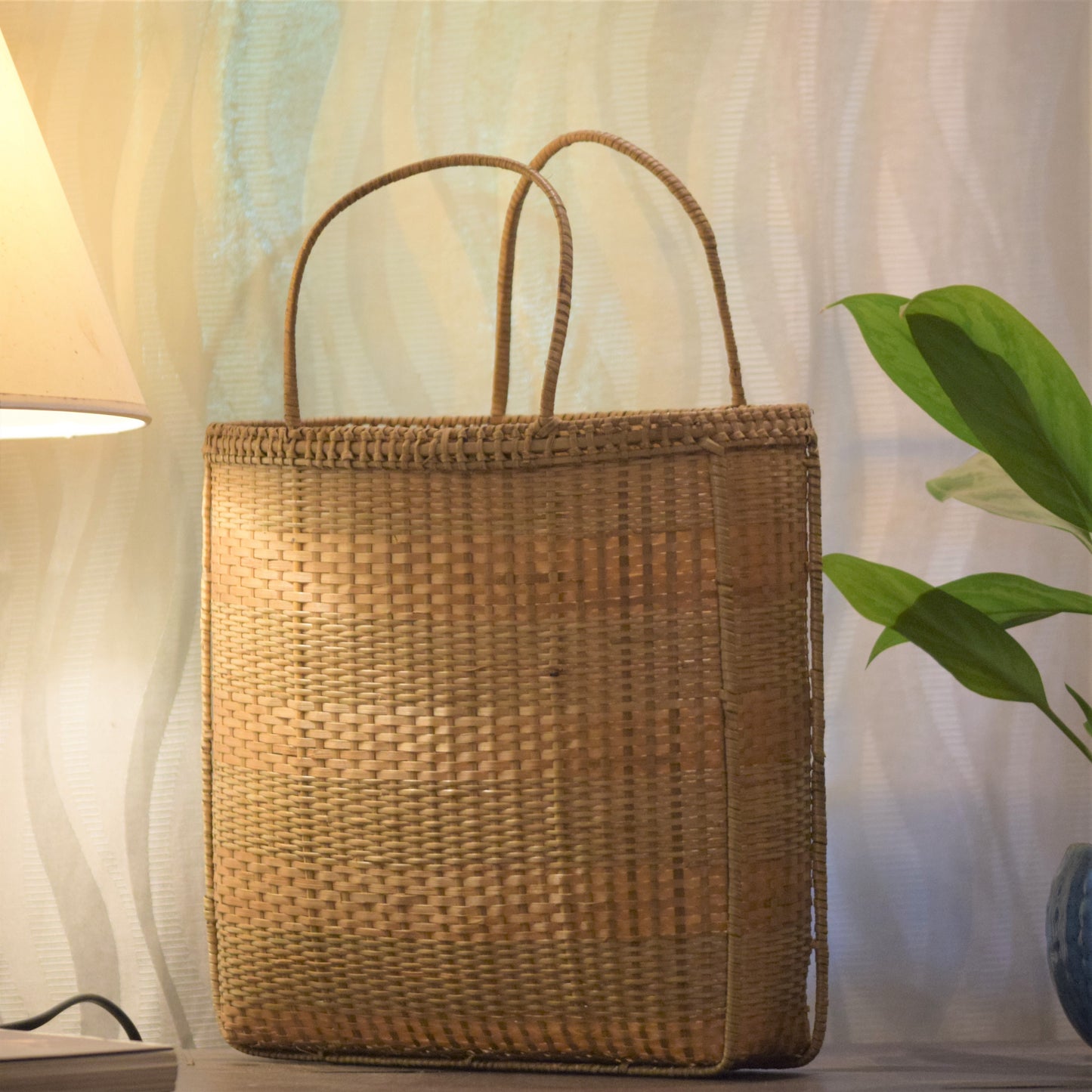 Maggi B woven basket handbag w wooden handles summer | Handbag, Wooden  handles, Maggi